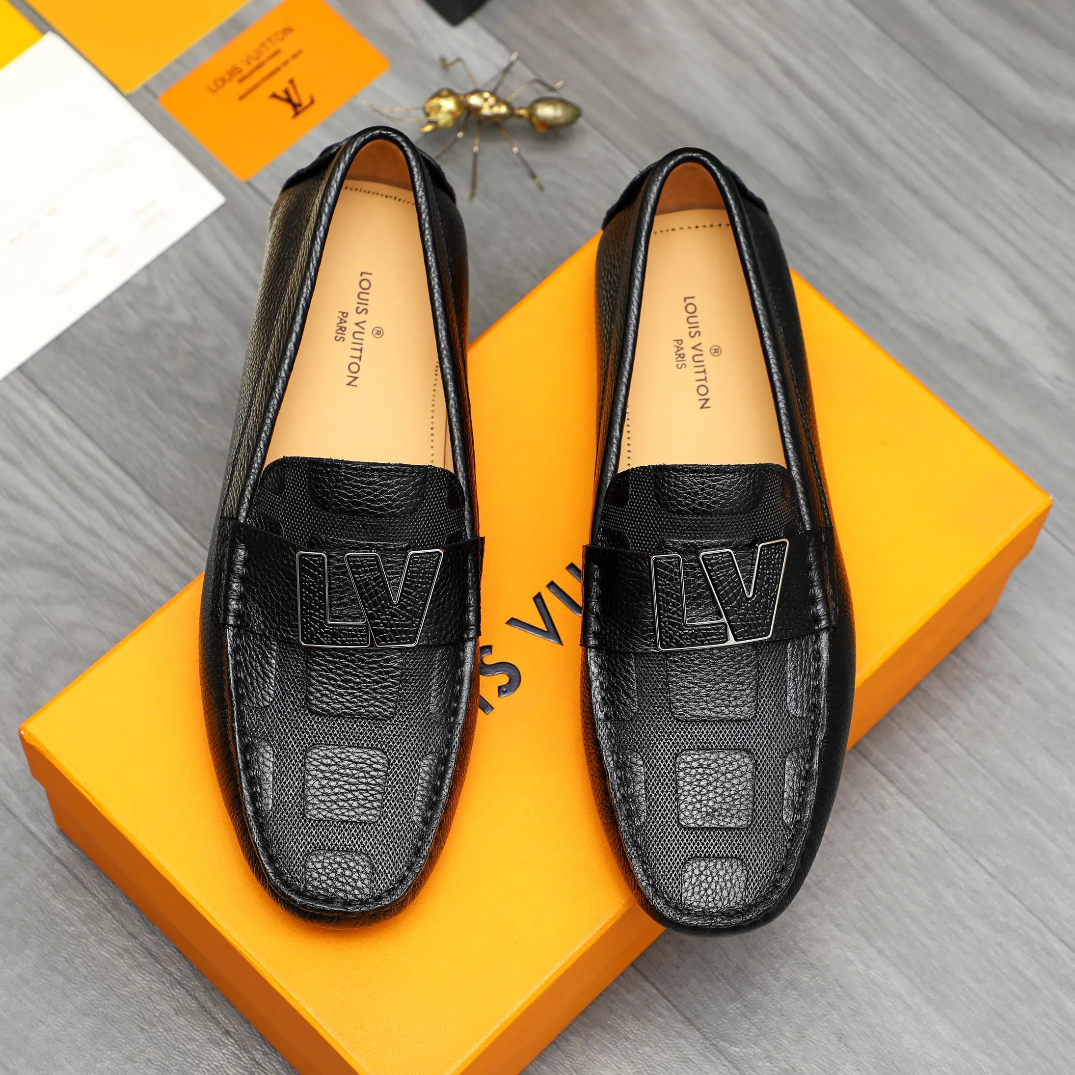 Men's shoes 💰380 Product trademark: LV "Louis Vuitton" casual slip-on shoes Regular size: 38-45 (45 is custom-made and non-returnable) Product material: Selected pebbled embossed cowhide upper, pigskin lining, rubber outsole